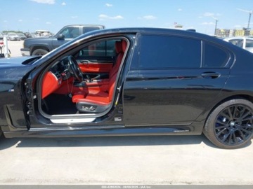 BMW Seria 7 G11-G12 2021 BMW Seria 7 750i xDrive 2021 4.4l 4.4 Benzyna 523KM, zdjęcie 2