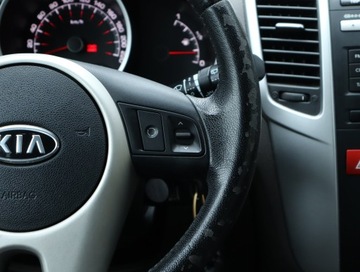 Kia Venga Mikrovan 1.6 DOHC CVVT 125KM 2010 Kia Venga 1.6 CVVT, Salon Polska, Serwis ASO, zdjęcie 17