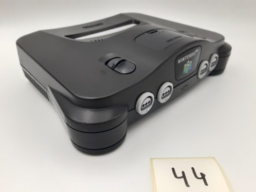КОНСОЛЬ NINTENDO 64, ЕВРОПЕЙСКАЯ ВЕРСИЯ, ЧЕРНАЯ + ОРИГИНАЛЬНЫЕ АКСЕССУАРЫ