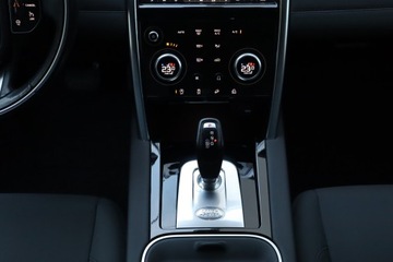 Land Rover Discovery Sport SUV Facelifting 2.0 D I4 150KM 2020 Land Rover Discovery Sport TD4, Salon Polska, zdjęcie 15