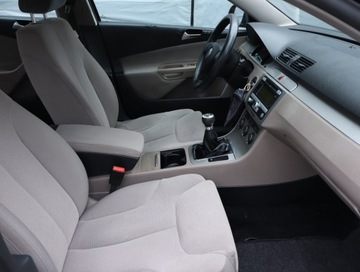 Volkswagen Passat B6 Sedan 2.0 TDI 140KM 2008 VW Passat 2.0 TDI, Salon Polska, Klima, zdjęcie 8