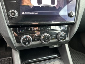 Skoda Octavia III Liftback Facelifting 2.0 TDI 150KM 2018 Skoda Octavia Hak, Podgrzewana przednia szyba/ DSG, zdjęcie 20