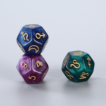 3 фиолетовых, зеленых и синих кубика для астрологического гадания