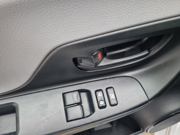 Toyota Yaris III Hatchback 5d Facelifting 2017 1.5 Hybrid 100KM 2020 Toyota Yaris Hybrid 100 Active III (2011-2019) Toy, zdjęcie 19