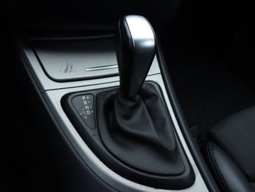 BMW Seria 1 E81/E87 Hatchback 5d E87 2.0 118i 143KM 2007 BMW 1 118i, Automat, Klima, Klimatronic, Tempomat, zdjęcie 12