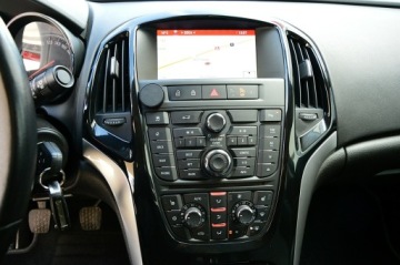 Opel Astra J Sedan 1.4 Turbo ECOTEC 140KM 2014 Opel Astra Sedan 1,4 Turbo 140Km Xenon Ledy Navi, zdjęcie 30