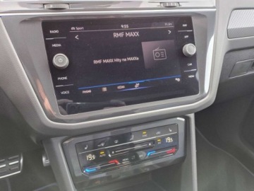 Volkswagen Tiguan II SUV R 2.0 TSI 320KM 2023 Volkswagen Tiguan Matrix LED DCC ACC Digital Cockpit 20 Keyless CarPlayAnd, zdjęcie 16