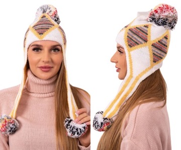 Ciepła czapka zimowa uszatka, pompony CZ22