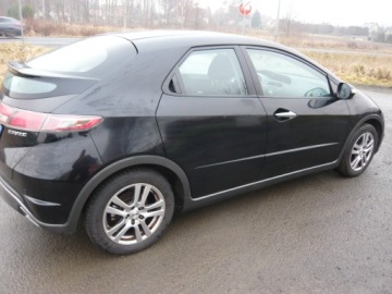 Honda Civic VIII Hatchback 3d 1.4 i-VTEC 100KM 2009 Honda Civic Ufo 1.4 benzyna 100KM , BEZ rdzy , WARTO ! możliwy transport, zdjęcie 5