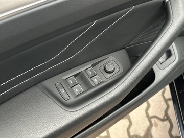 Volkswagen Passat B8 Variant Facelifting 2.0 TDI SCR 200KM 2022 Volkswagen Passat 2.0 TSI 200KM 4Motion FV 23%, zdjęcie 27