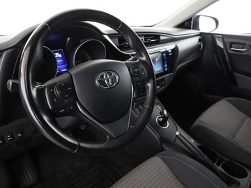 Toyota Auris II Hatchback 5d Facelifting 1.8 Hybrid 136KM 2017 Toyota Auris Edition-S+ kamera grzane fotele, zdjęcie 13