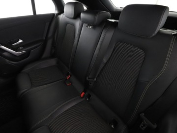 Mercedes CLA C118/X118 Shooting Brake 2.0 200d 150KM 2020 Mercedes CLA 200 automat full LED półskóra, zdjęcie 16