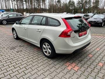 Volvo V60 I Kombi 1.6 T4 180KM 2011 Volvo V60 T4 180 KM Automat Podgrzewane fotele, zdjęcie 2