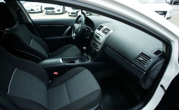 Toyota Avensis III Wagon Facelifting 1.8 Valvematic 147KM 2014 Toyota Avensis 1.8 benzyna 147KM LIFT po serwisie bezwypadkowy 1.8 Benzyna, zdjęcie 3