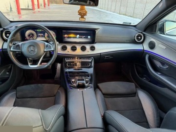 Mercedes Klasa E W213 2018 Mercedes Klasa E Hybryda 286KM 2018r Faktura VAT, zdjęcie 8