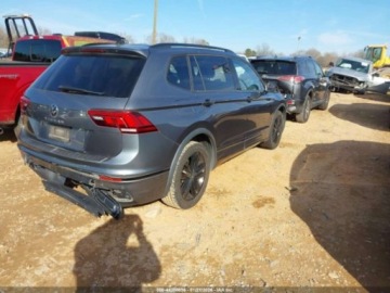 Volkswagen Tiguan II 2022 Volkswagen Tiguan 2022 Volkswagen Tiguan 2.0T SE R-Line Black FWD 2.0 184KM, zdjęcie 4