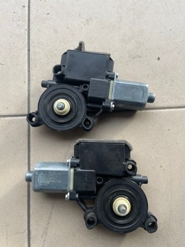 SILNIK PODNOŚNIKA SZYB PRAWY LEWY VW T5 T6 7E0959801H 7E0959802H