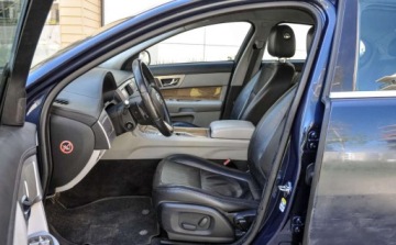 Jaguar XF I Sedan 2.7 BiTurbo D 207KM 2008 Jaguar XF Skory Automat 2.7 Diesel 207KM, zdjęcie 6