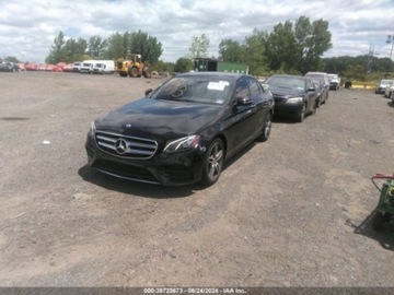 Mercedes Klasa E W213 2019 Mercedes-Benz Klasa E 2019 Mercedes-Benz E-Class E 300 4MATIC Sedan 2.0, zdjęcie 1