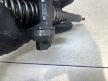 Инжектор насоса Audi A4 B6 1.9 TDI 0414720204 038130073Q