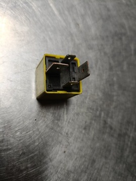 Реле Tyco V23134j52X369 12V 70A Opel OE 90226846 желтое