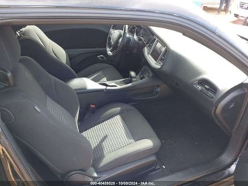 Dodge Challenger III 2023 Dodge Challenger 2023 Dodge Challenger SXT RWD 3.6 Benzyna 303KM, zdjęcie 4