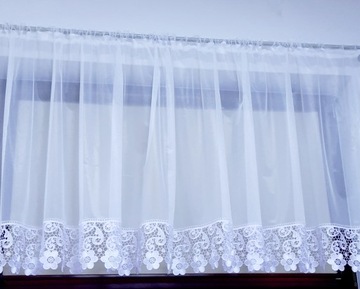 Готовая гипюровая штора с маркизеткой и лентой.