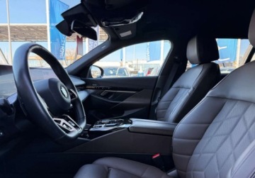 BMW Seria 5 G90-91 2024 BMW Seria 5 I wlasciciel M Sport Gwarancja Bezwypadkowy FVAT23, zdjęcie 25