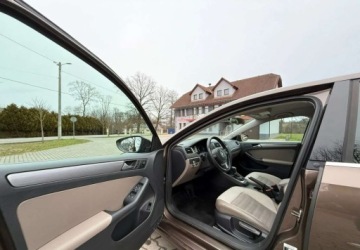 Volkswagen Jetta VI Sedan 1.4 TSI 122KM 2012 Volkswagen Jetta Volkswagen Jetta 1.4 TSI Highline Perfectline DSG 1.4, zdjęcie 12