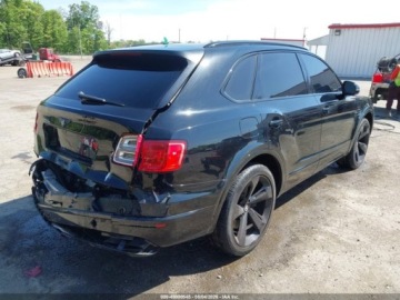 Bentley Bentayga 2017 Bentley Bentayga W12 First Edition 2017 6.0 Benzyna 600KM, zdjęcie 4