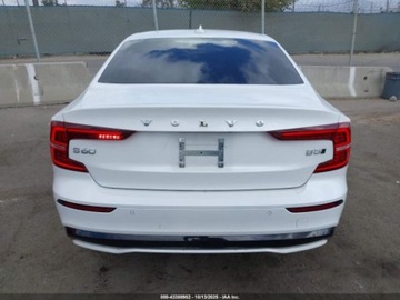 Volvo S60 III 2024 Volvo S60 B5 Core Dark Theme 2024 2.0L 2.0 Benzyna 247KM, zdjęcie 4