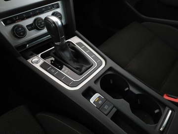 Volkswagen Passat B8 Variant 2.0 TDI BlueMotion SCR 150KM 2016 Volkswagen Passat Comfortline BlueMotion 150KM, zdjęcie 25