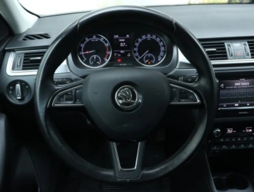 Skoda Rapid II Liftback Facelifting 1.0 TSI 110KM 2017 Skoda Rapid 1.0 TSI, Salon Polska, Xenon, zdjęcie 8