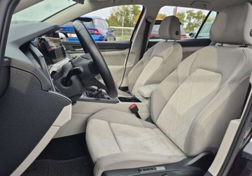 Volkswagen Golf VIII Variant 2.0 TDI 115KM 2021 Volkswagen Golf SalonPL 2.0TDI 115KM Style LED Plus Alu17 Masaz Pakiety AC, zdjęcie 10