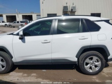 Toyota 2020 Toyota RAV4 2020r., XLE, od ubezpieczalni 2.5 Benzyna 203KM, zdjęcie 3