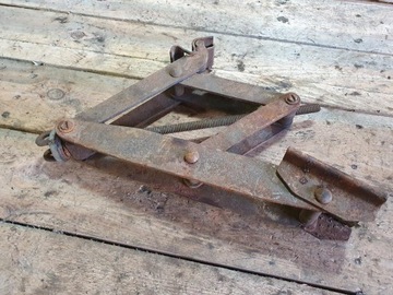 СТАРЫЙ АВТОМОБИЛЬНЫЙ ДОМКРАТ, АВТОМОБИЛЬНЫЙ ПОДЪЕМНИК ТРАПЕЦОВИДНЫЙ, PRL, ОРИГИНАЛ