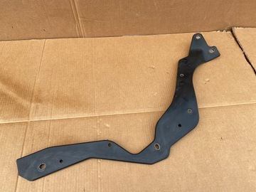 PLASTIK ROZPORKA KIELICHOW FORD MUSTANG VI 2.3 ECO