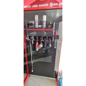 SZAFKA WISZĄCA NA NARZĘDZIA GNIAZDO 230V USB ROOKS