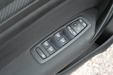 Renault Megane IV Hatchback 5d  Facelifting 1.3 TCe 115KM 2020 Renault Megane 1,3 Business, zdjęcie 16