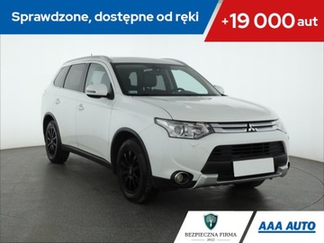 Mitsubishi Outlander III SUV Facelifting 2.2 DOHC DI-D 150KM 2014 Mitsubishi Outlander 2.2 DI-D, Salon Polska, 4X4