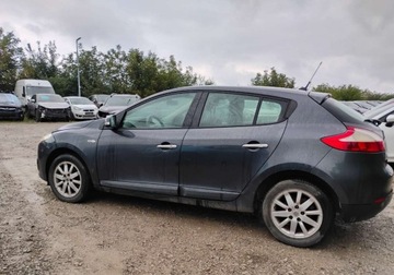 Renault Megane III Hatchback 1.5 dCi 105KM 2009 Renault Megane 2009r, 1.5 DCI. Delikatnie uszkodzony przod. Jezdzi. 1.5, zdjęcie 19