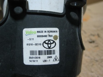 Галогенные лампы Toyota Auris yaris Avensis Aygo Verso 81210-01110 81220--02110