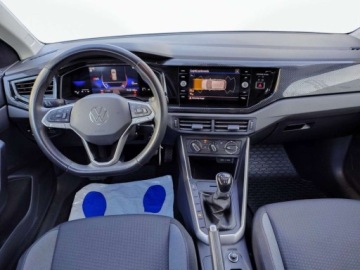 Volkswagen Polo VI Hatchback 5d Facelifting 1.0 TSI 95KM 2022 Volkswagen Polo Kamera Cofania Podgrzewane fotele Salon Polska Benzyna, zdjęcie 11