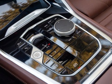 BMW X6 G06 SUV Facelifting 3.0 30d 298KM 2025 BMW X6 xDrive30d Sport Suv 3.0 (298KM) 2025, zdjęcie 9