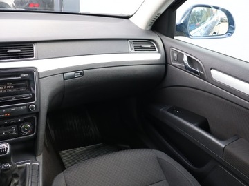 Skoda Superb II Kombi 2.0 TDI CR DPF 140KM 2013 Skoda Superb 2.0 TDI, Klima, Klimatronic, zdjęcie 7