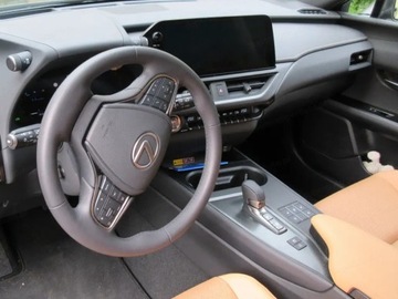 Lexus UX Crossover Facelifting 2.0 300h 199KM 2024 Od ręki - 300h F Sport Design 2.0 Hybrid Dynamic Force 199KM, zdjęcie 4