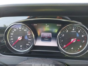 Mercedes Klasa E W213 2019 Mercedes-Benz Klasa E 2019 Mercedes-Benz E-Class E 300 RWD Sedan 2.0 241KM, zdjęcie 7