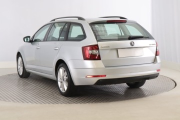 Skoda Octavia III Kombi Facelifting 1.6 TDI 115KM 2017 Skoda Octavia 1.6 TDI, Salon Polska, Klima, zdjęcie 3