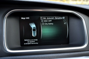 Volvo V40 II Hatchback 2.0 D2 DRIVE-E 120KM 2015 Volvo V40 R-Design Xenon Ledy Digital Alcantara, zdjęcie 36