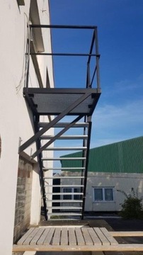Schody metalowe zewnętrzne Csystem 15stopni+podest na odkosach na poddasze